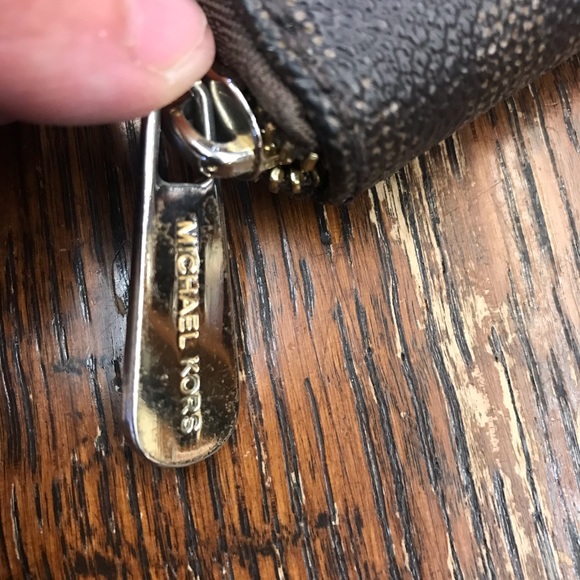 Authentic MICHAEL KORS Small Wallet Card Case - Picture 5 of 7